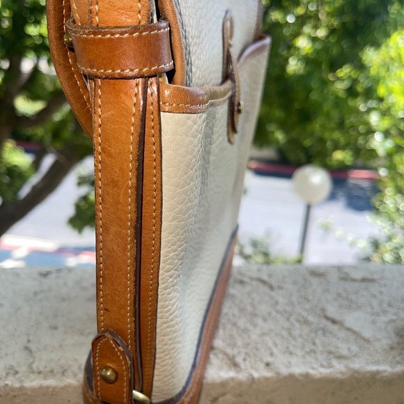 Leather crossbody bag - Picture 8 of 13